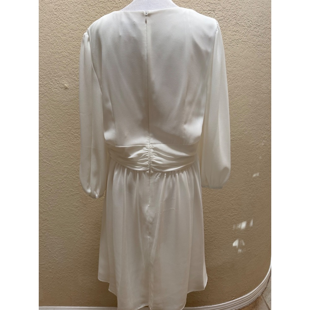Vince Camuto Ivory White Twist Front V-Neck Long Sleeve Cocktail Dress Size 12 - Picture 2 of 10